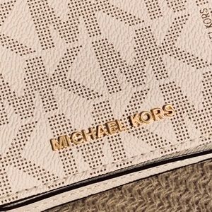 NWOT Michale Kors Wallet